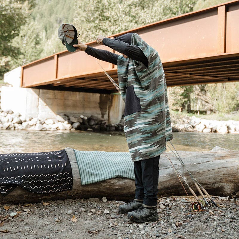 Load image into Gallery viewer, Nomadix Changing Poncho: Jackson Green