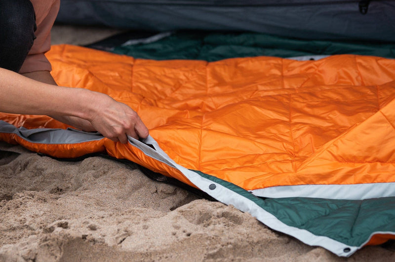 Load image into Gallery viewer, Crua Outdoors Culla Insulated Blanket
