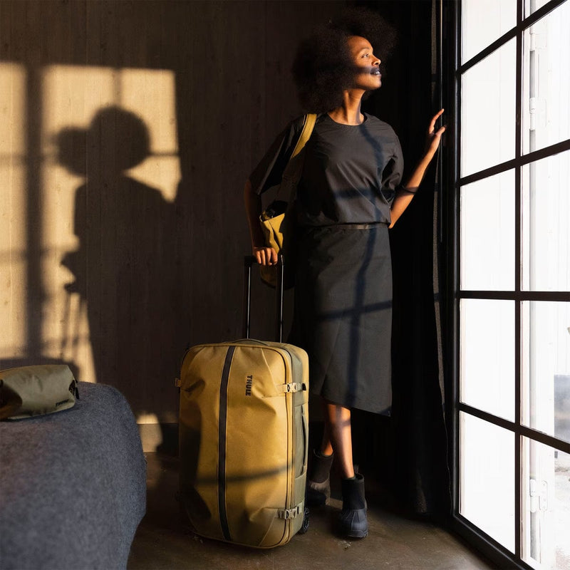Load image into Gallery viewer, Thule Aion Wheeled Duffel 70cm
